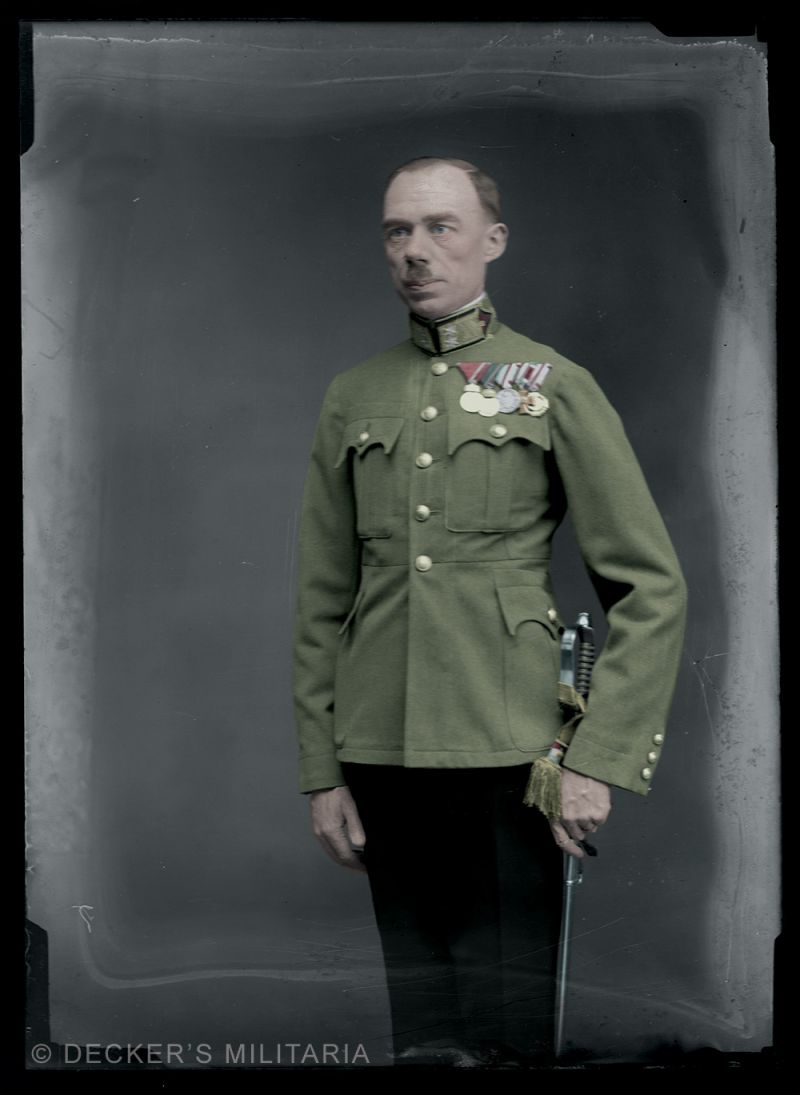Csendőr alezredes színezett képe